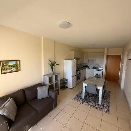 Sunrise Apartment *